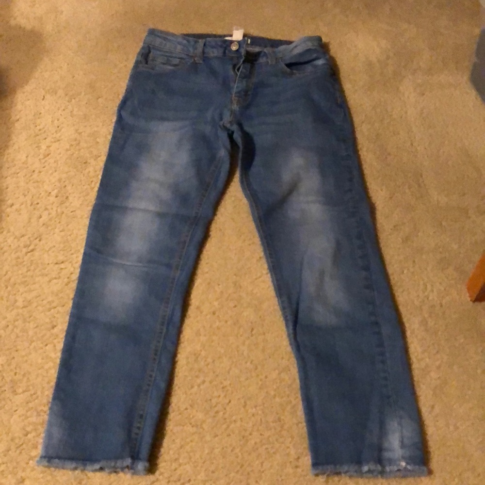 Juniors light blue jeans